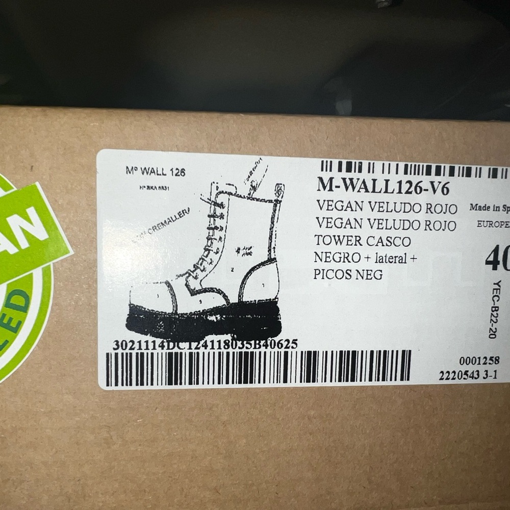 Red velvet new rock platform boots
